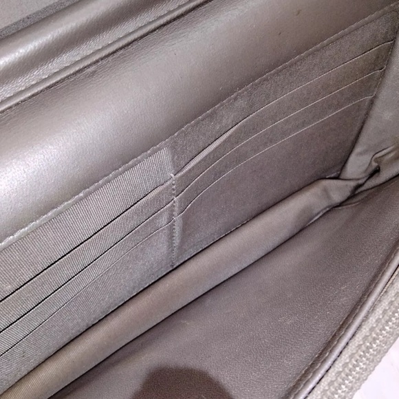 CHANEL STUDDED LEATHER WOC Shoulder/Crossbody Bag GHW - Picture 10 of 12